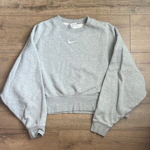 Nike Women's Heather Gray Cropped Sweatshirt